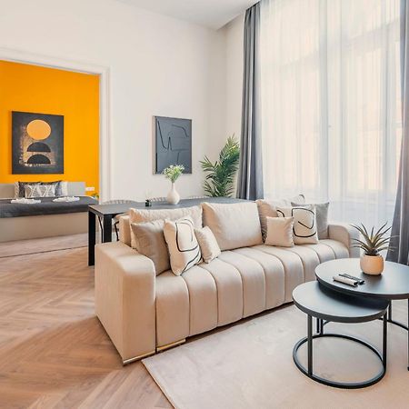 Exclusive Central 3Bedrm Stylish Residence By Prestige Homes บูดาเปสต์ ภายนอก รูปภาพ