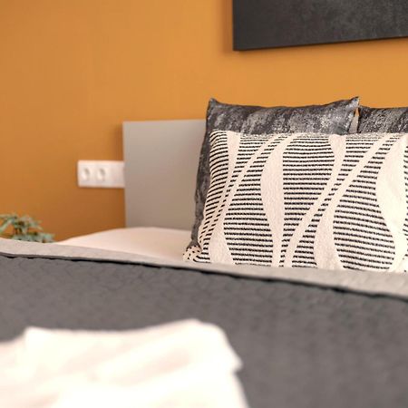 Exclusive Central 3Bedrm Stylish Residence By Prestige Homes บูดาเปสต์ ภายนอก รูปภาพ