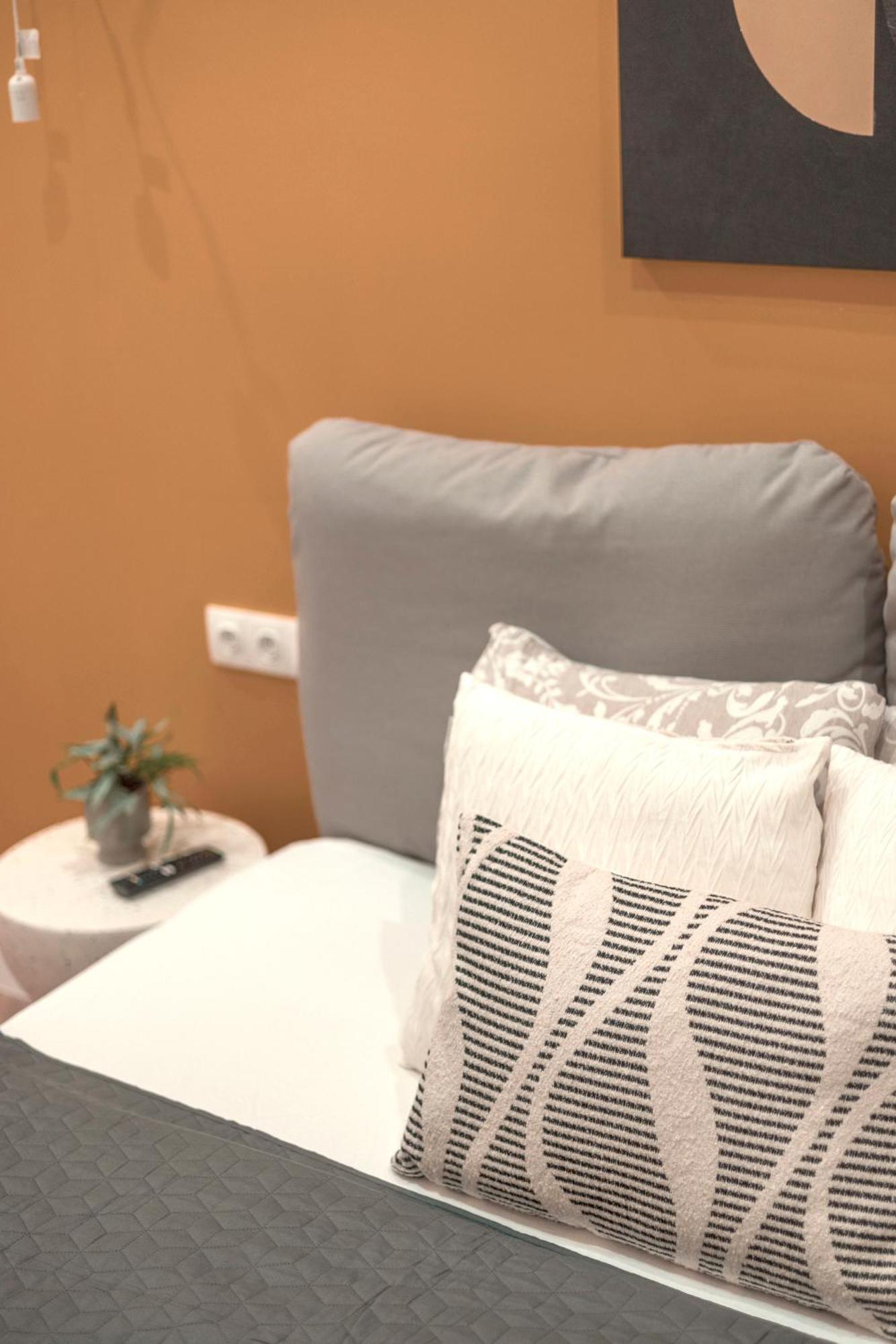 Exclusive Central 3Bedrm Stylish Residence By Prestige Homes บูดาเปสต์ ภายนอก รูปภาพ